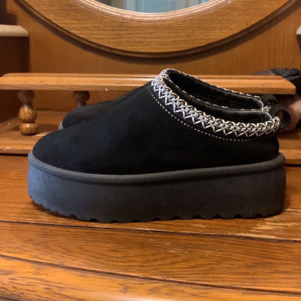 Chic Black Platform Slip-Ons